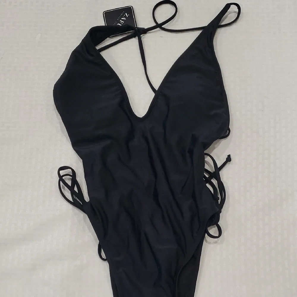 NWT Zaful Sleek Black Highcut  One Piece Swimwear - Picture 7 of 7